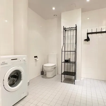 Rotermanni 2bd Apartment, Free Parking! * טאלין